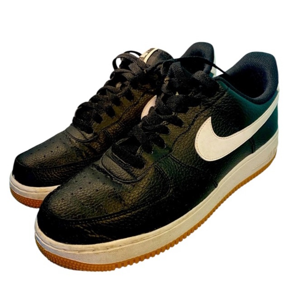 🔥 Nike Air Force 1 ‘07 - Black/White Gum bottom (Men’s 10.5 / Women’s 12) 🔥 - Picture 2 of 4
